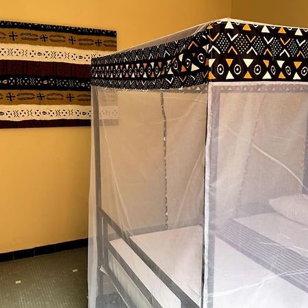 Independent Room On Island In Colonial House With Private Entrance Saint-Louis Luaran gambar